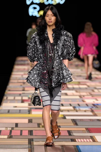Look 4